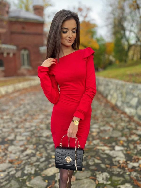 czerwona sukienka, dopasowana, dopasowana sukienka, dopasowany krój, elegancka, elegancka sukienka, falbanki, modna, modna sukienka, niska cena, nowa, nowoczesna, ołówkowa sukienka, stylowa, sukienka, sukienka na imprezę, sukienka na święta, sukienka na sylwestra, sukienka na wesele, sukienka z falbankami, sukienka z zimę, tania, wygodna, wygodna sukienka